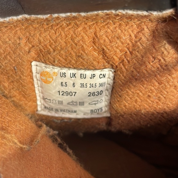 Black Timberlands - Picture 3 of 6